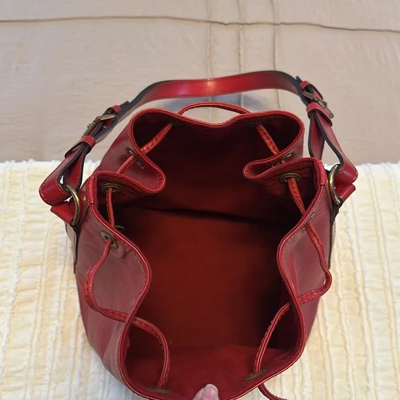 Louis Vuitton Epi Noe - Picture 9 of 16